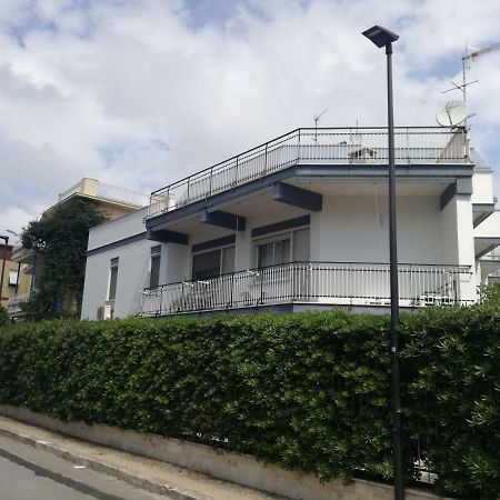 Cento Passi Dal Mare Apartment Gaeta Bagian luar foto