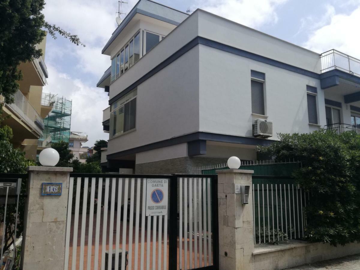 Cento Passi Dal Mare Apartment Gaeta Bagian luar foto
